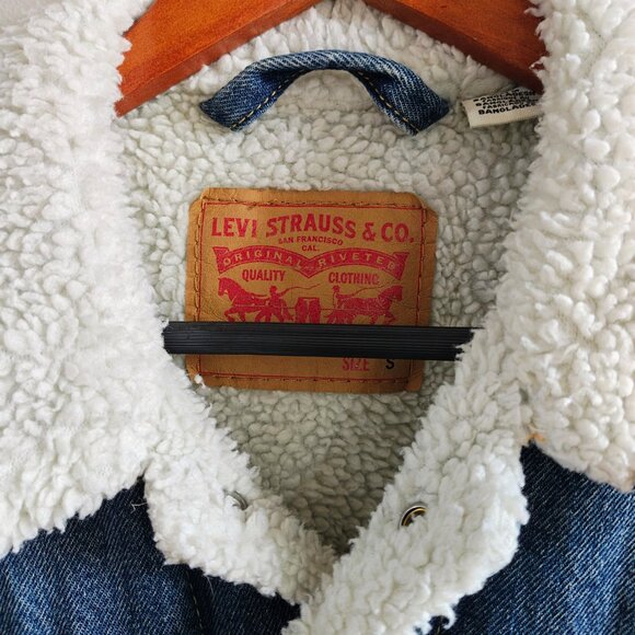 LEVI'S Sherpa Lined Trucker Jacket - Picture 7 of 11